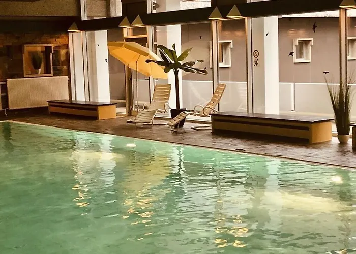 Mester Mit Schwimmbad Sauna *
